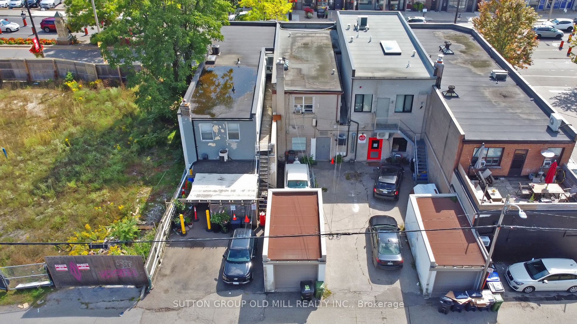 2896 Bloor St W