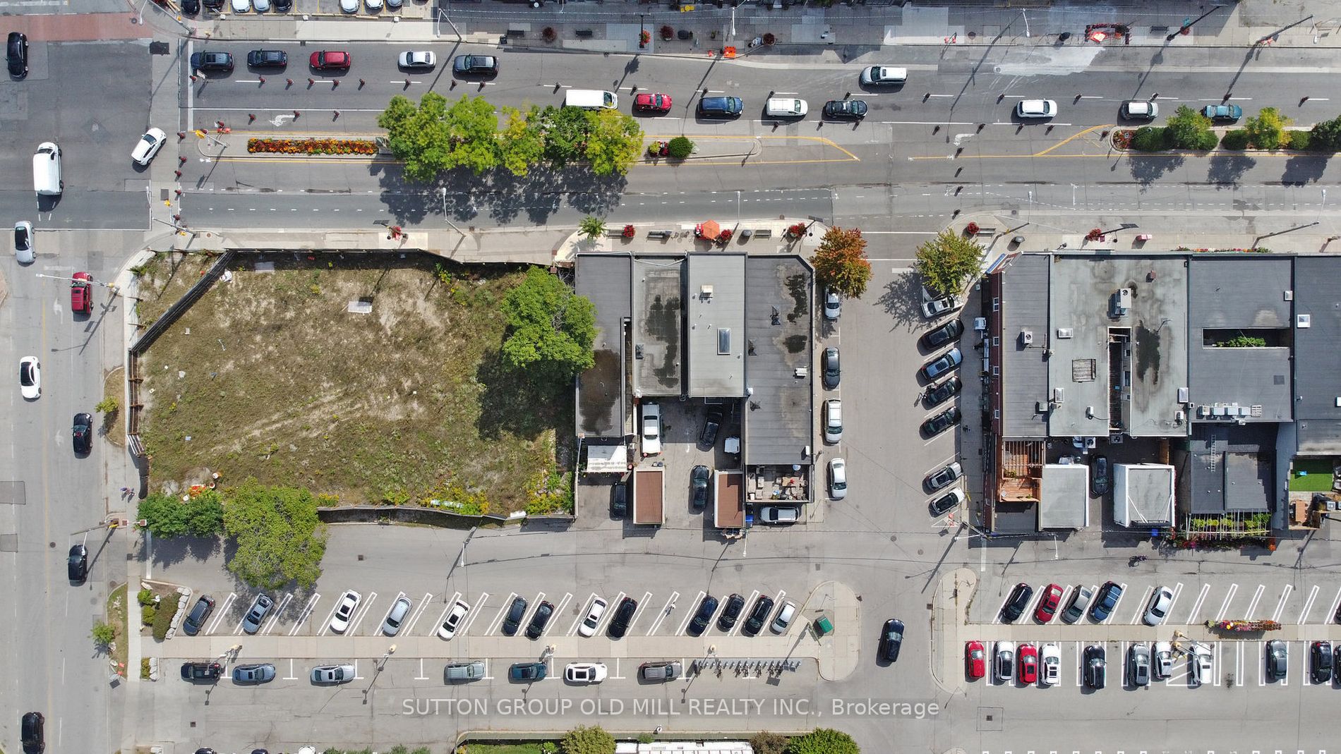 2896 Bloor St W