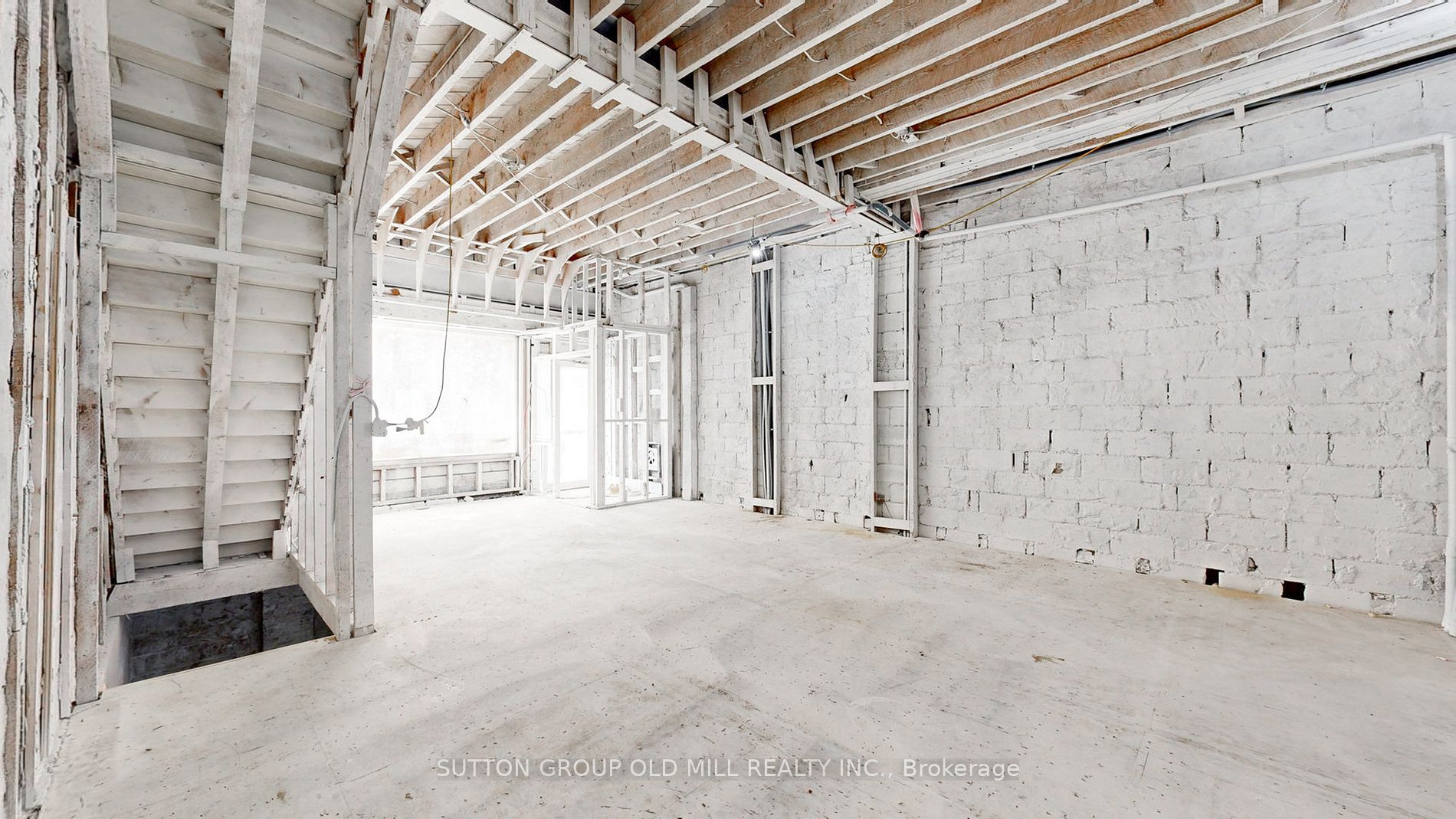 2896 Bloor St W