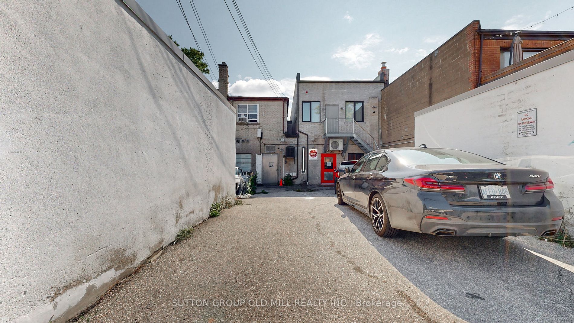 2896 Bloor St W