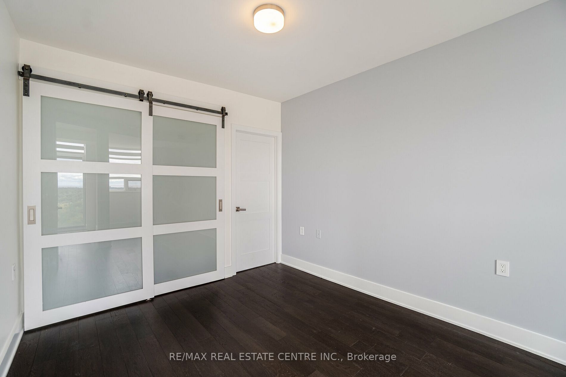 200 Burnhamthorpe Rd E, #1406
