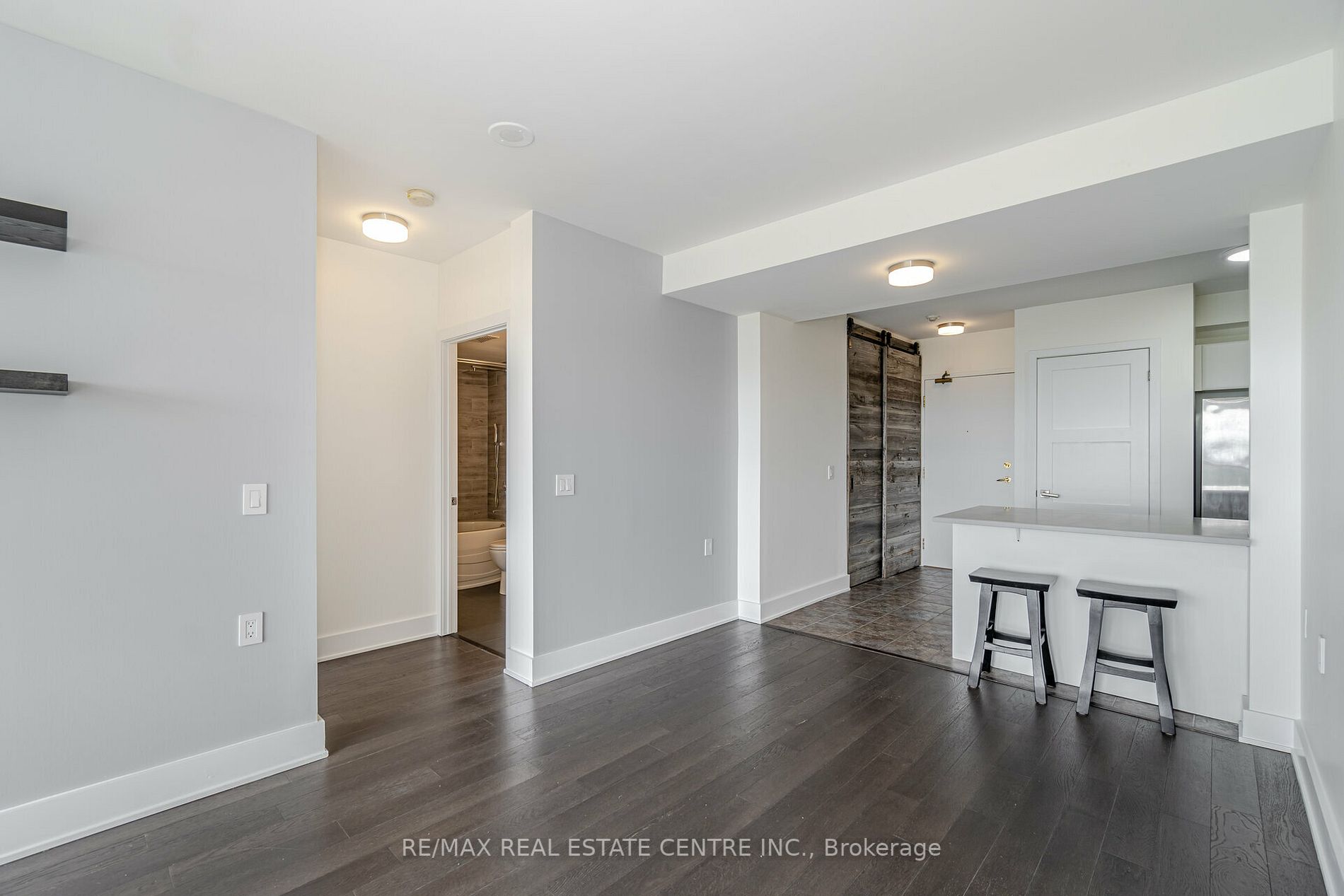 200 Burnhamthorpe Rd E, #1406