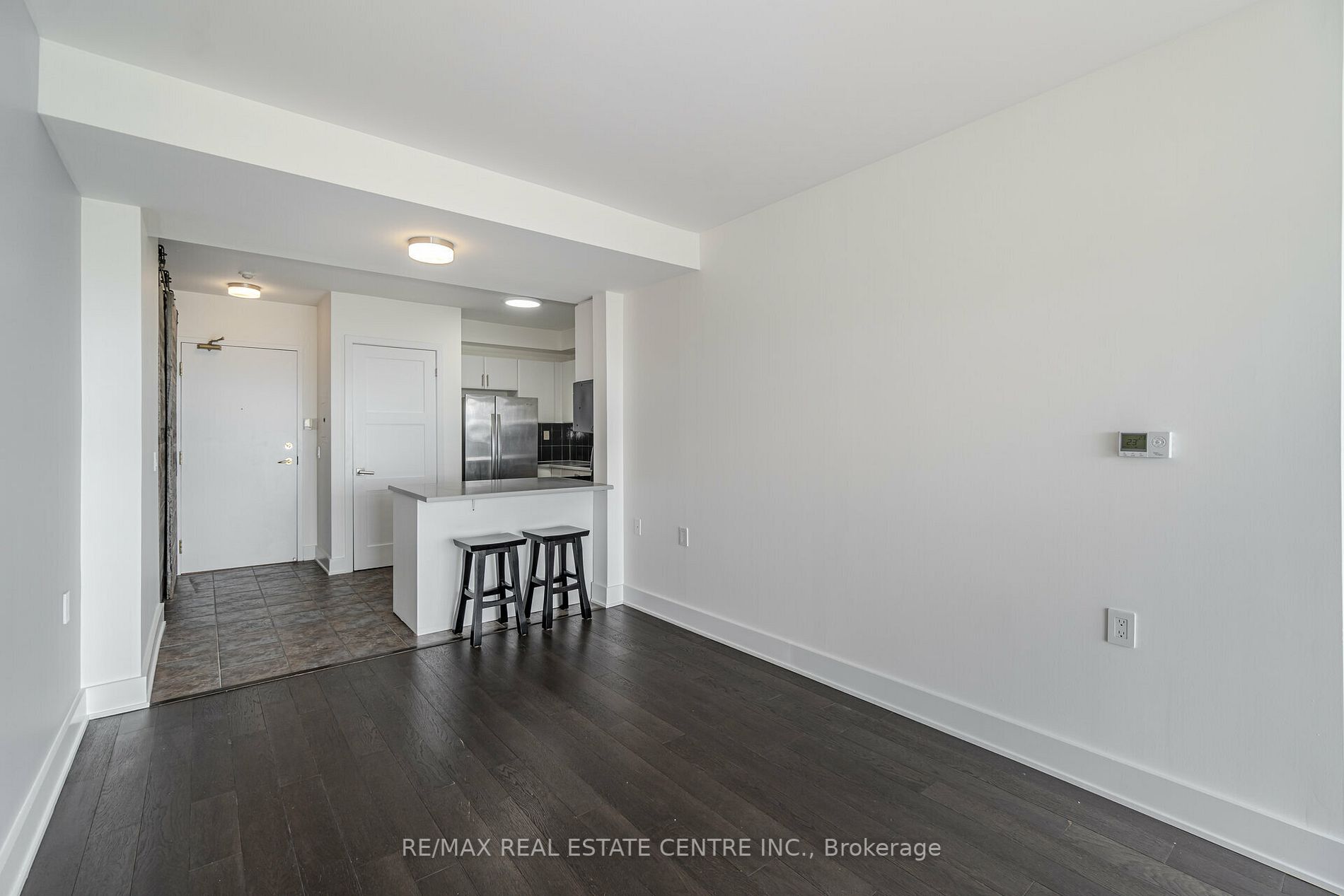 200 Burnhamthorpe Rd E, #1406