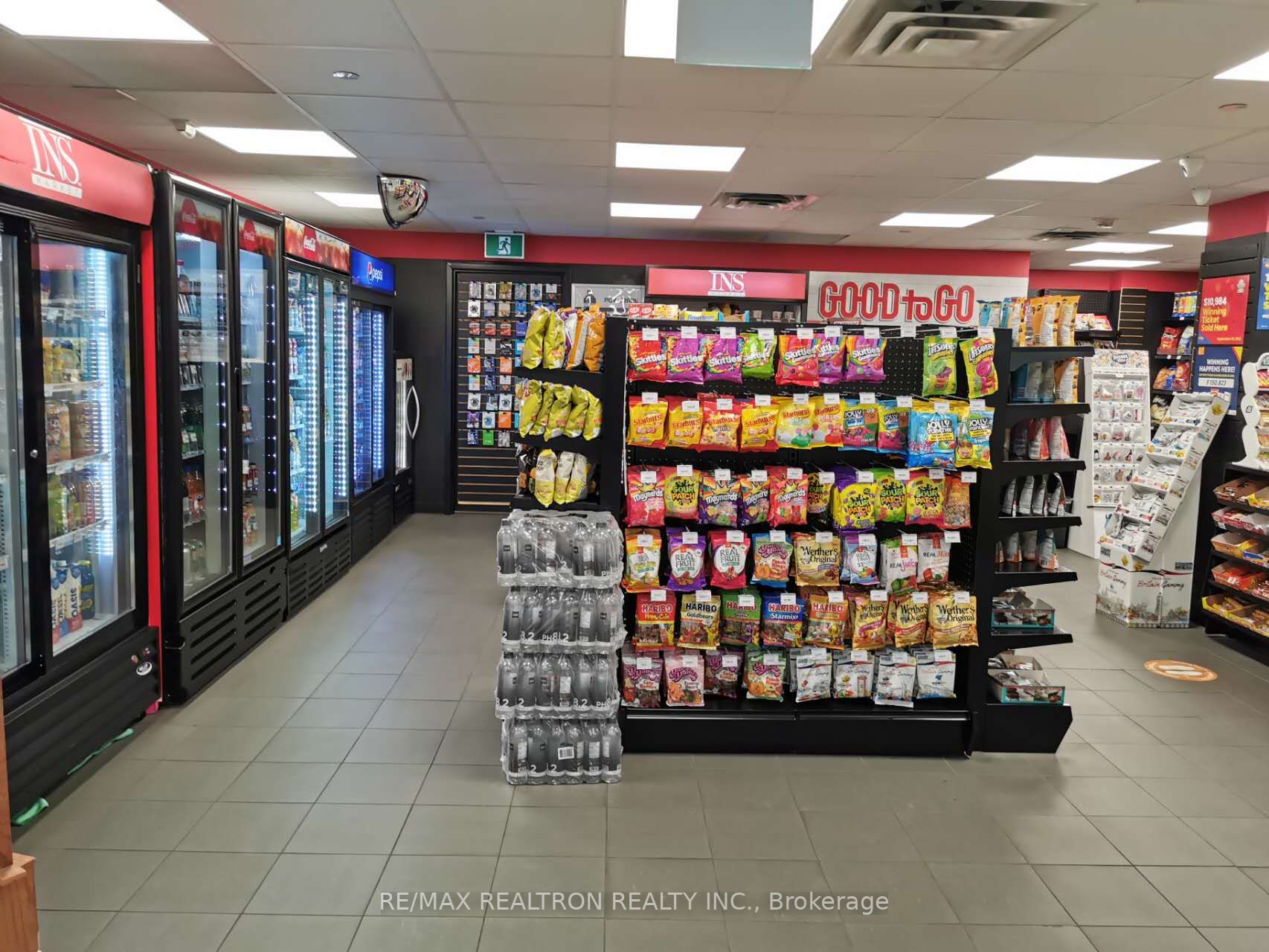 3 100 Queensway West