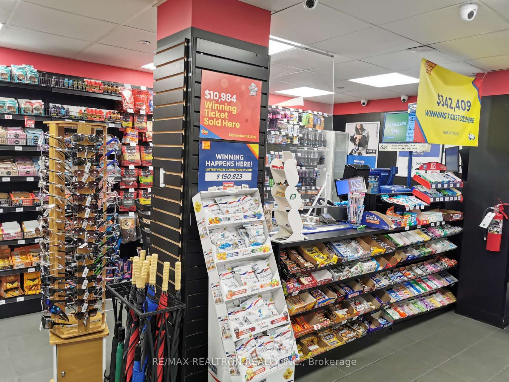 3 100 Queensway West
