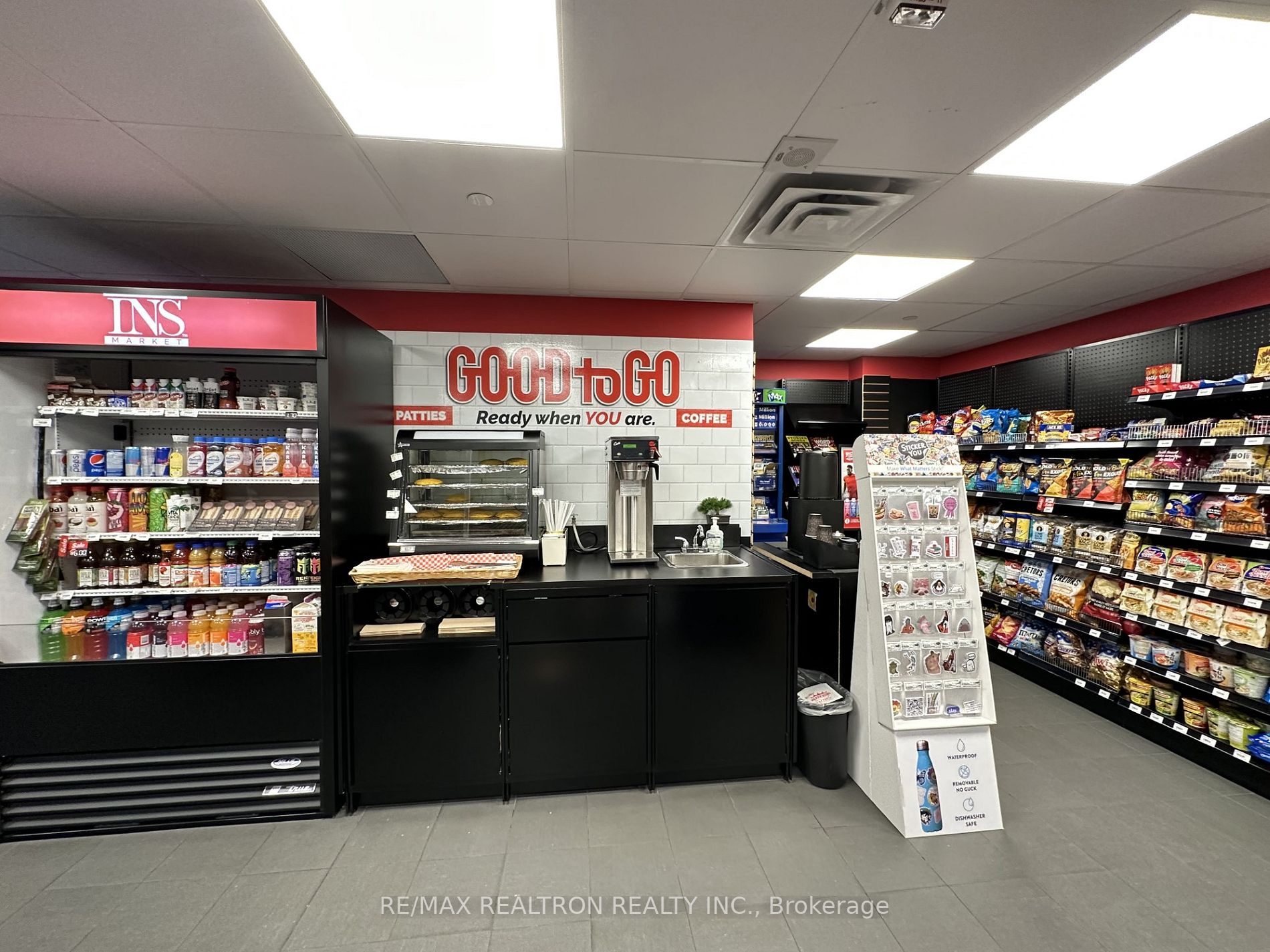 3 100 Queensway West