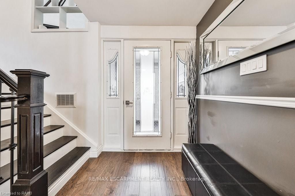 329 Erindale Dr