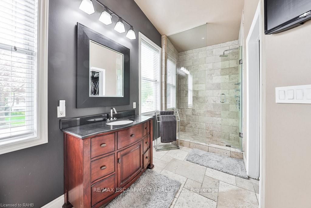 329 Erindale Dr
