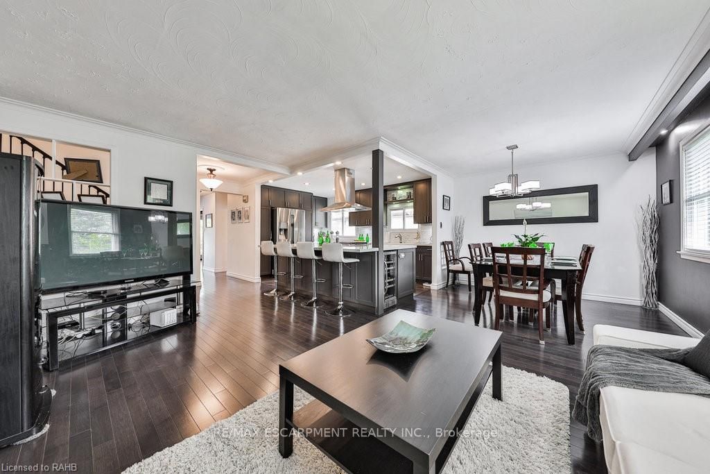 329 Erindale Dr
