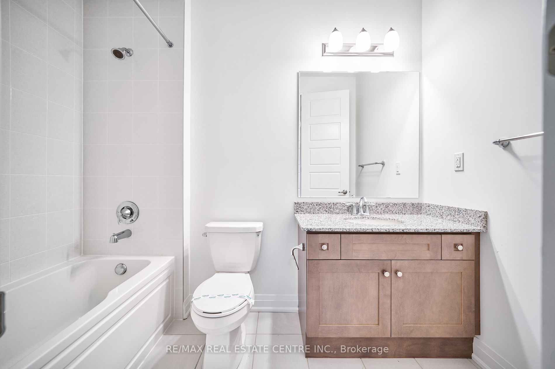 1292 Aymond Cres