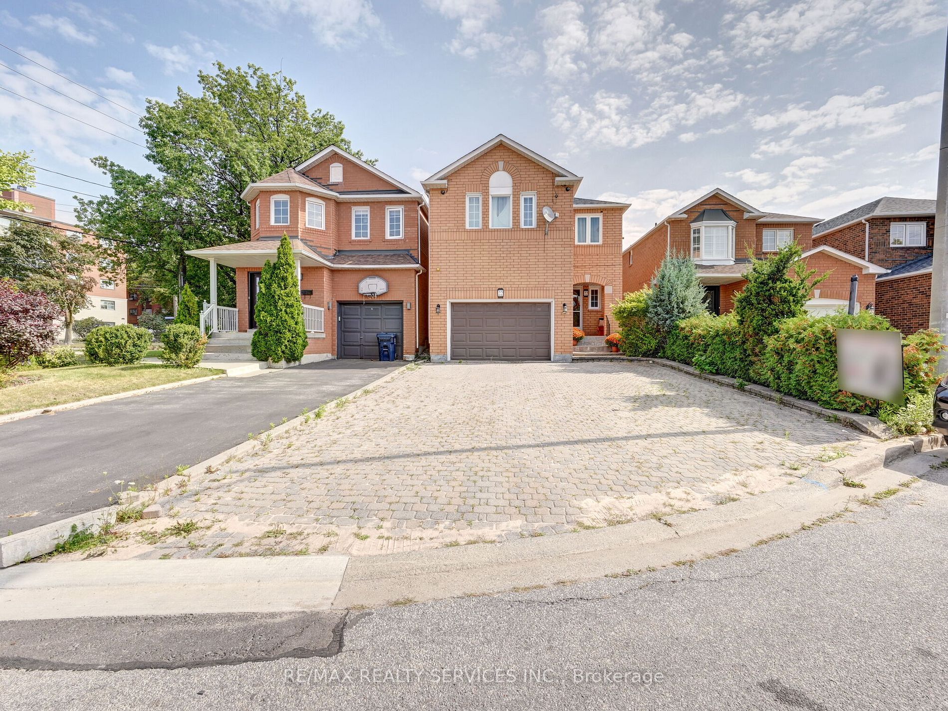 22 Anastacia Crt