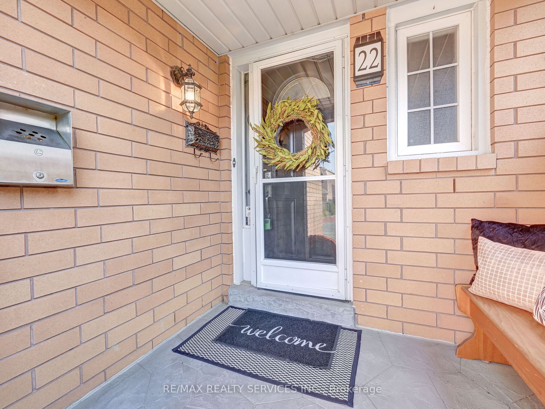 22 Anastacia Crt