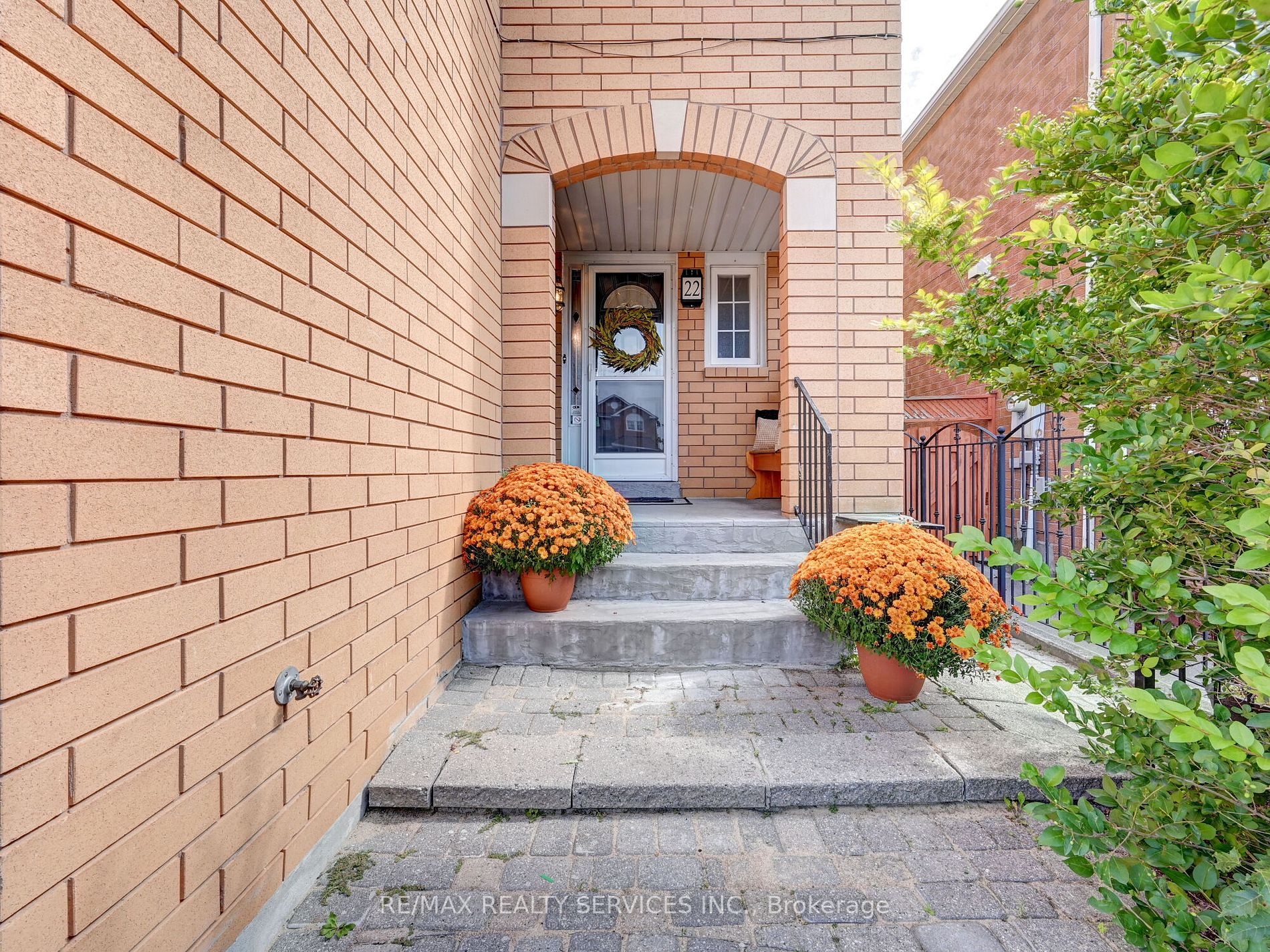 22 Anastacia Crt