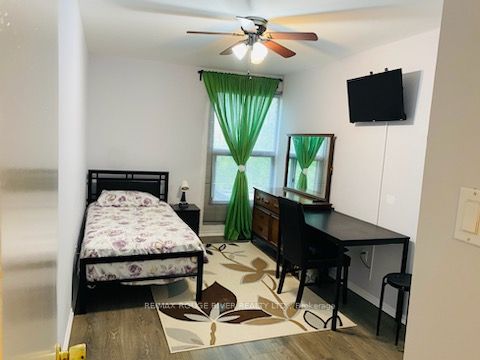 11 Four Winds Dr, #16