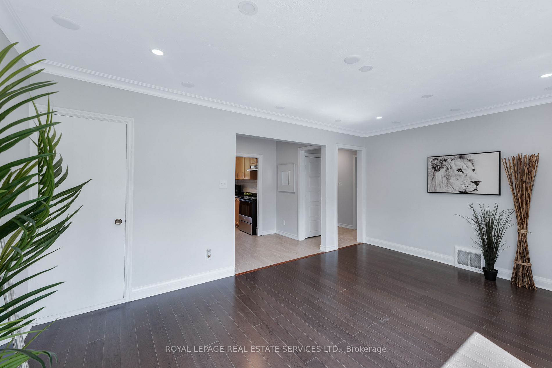 98 Delroy Dr