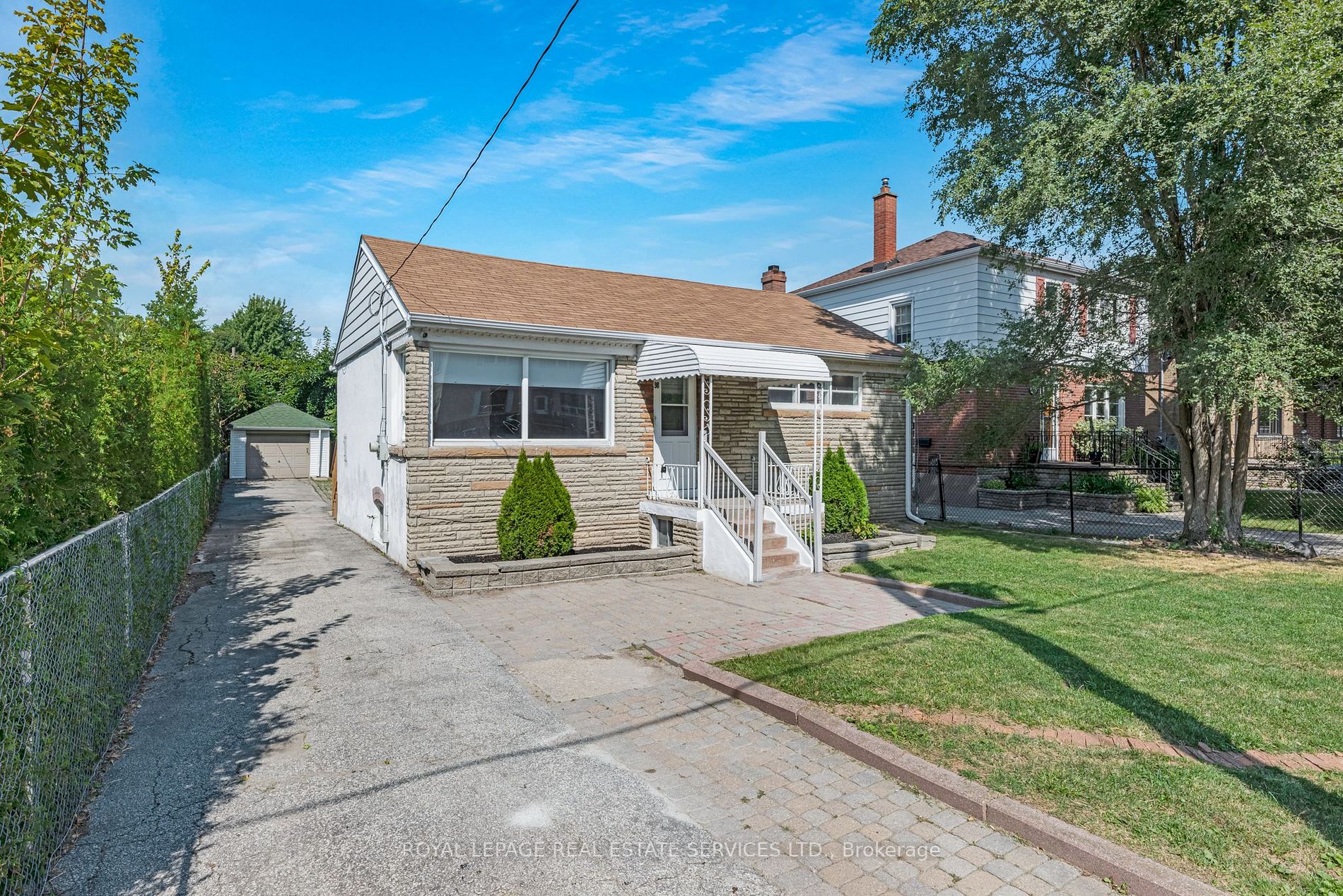98 Delroy Dr