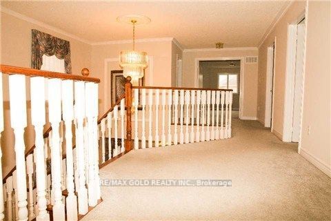 9 Whitewash Way