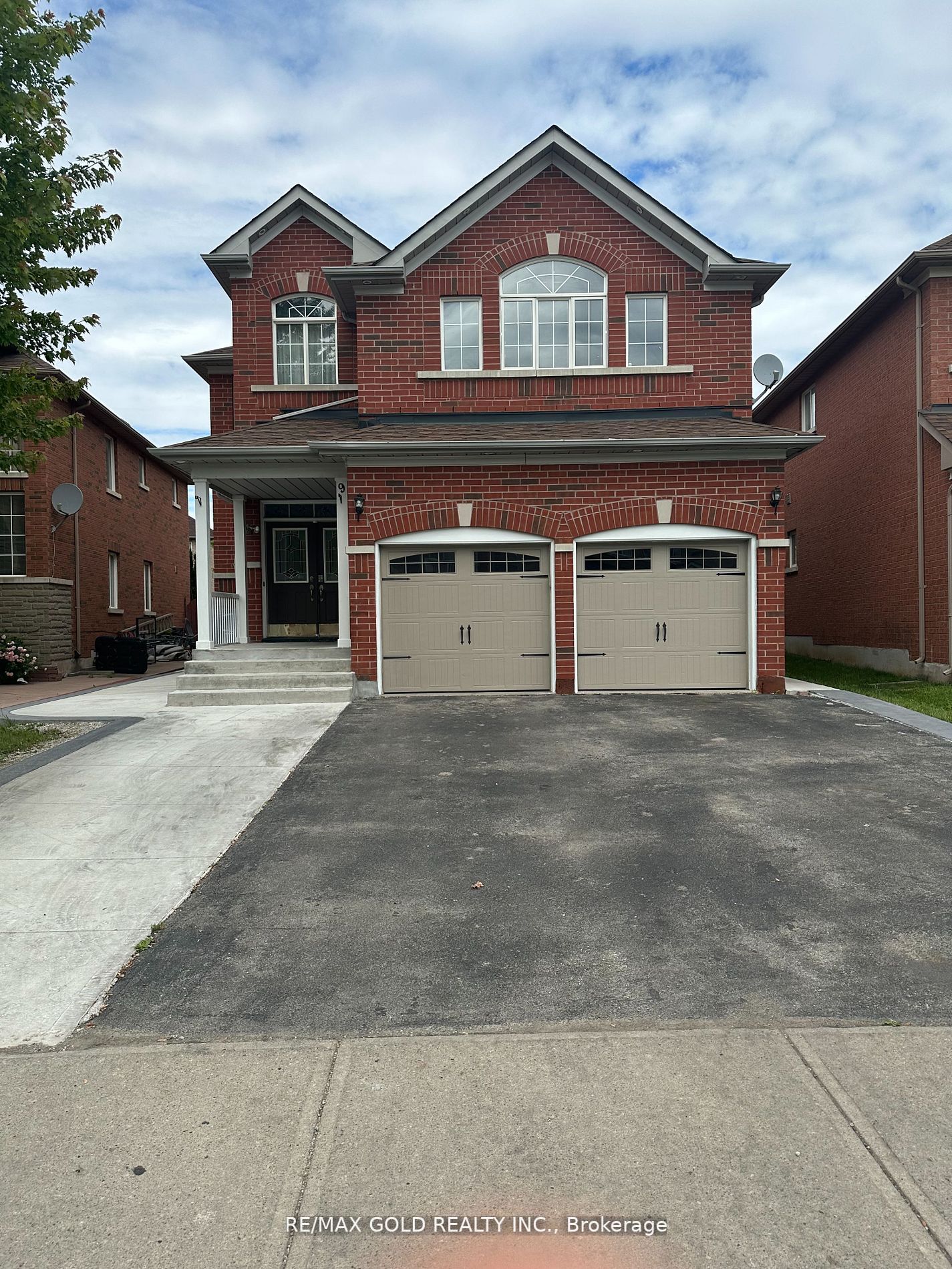 9 Whitewash Way