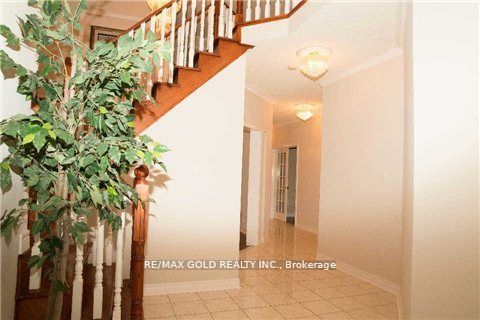 9 Whitewash Way