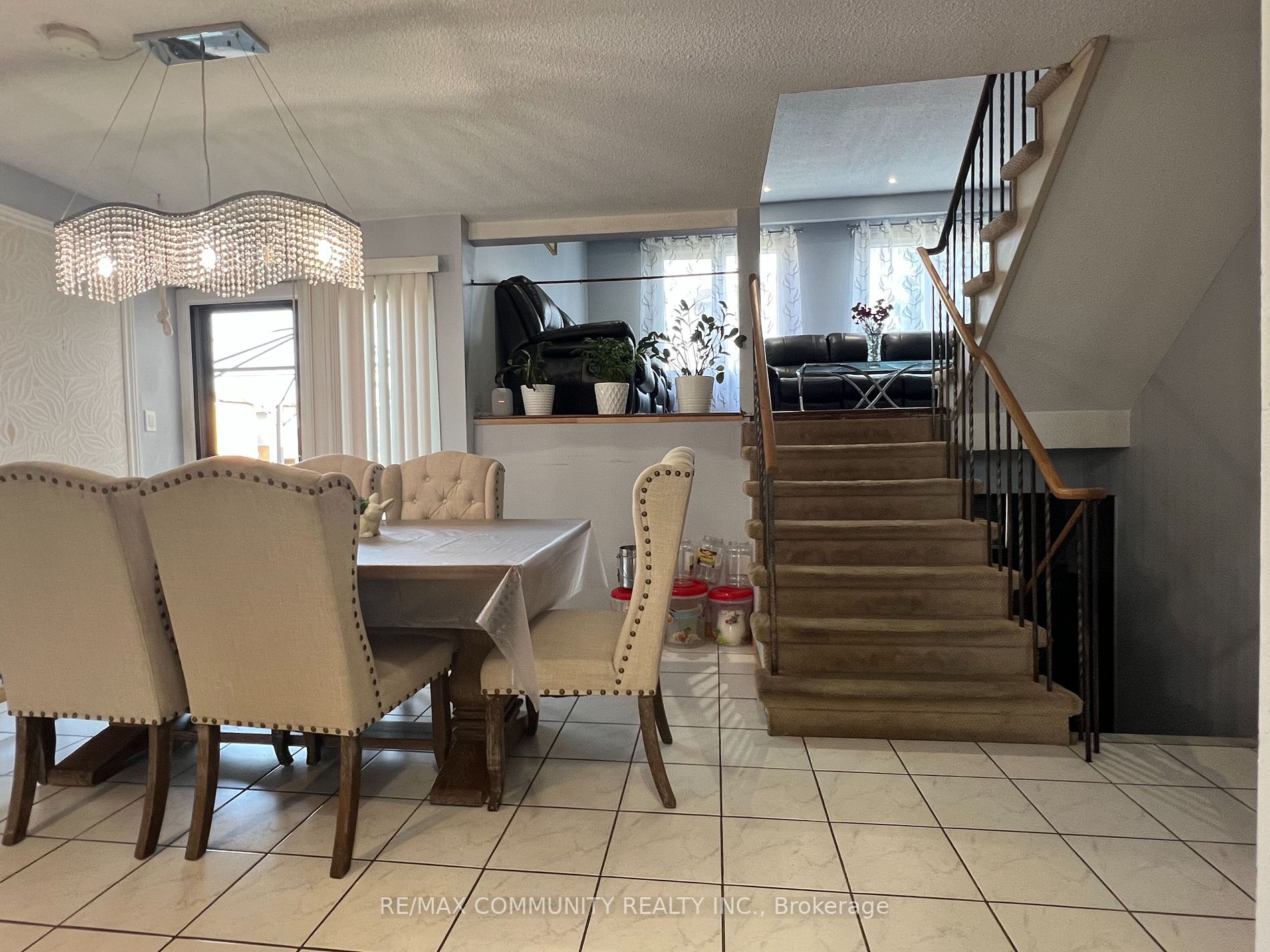 37 Wikander Way