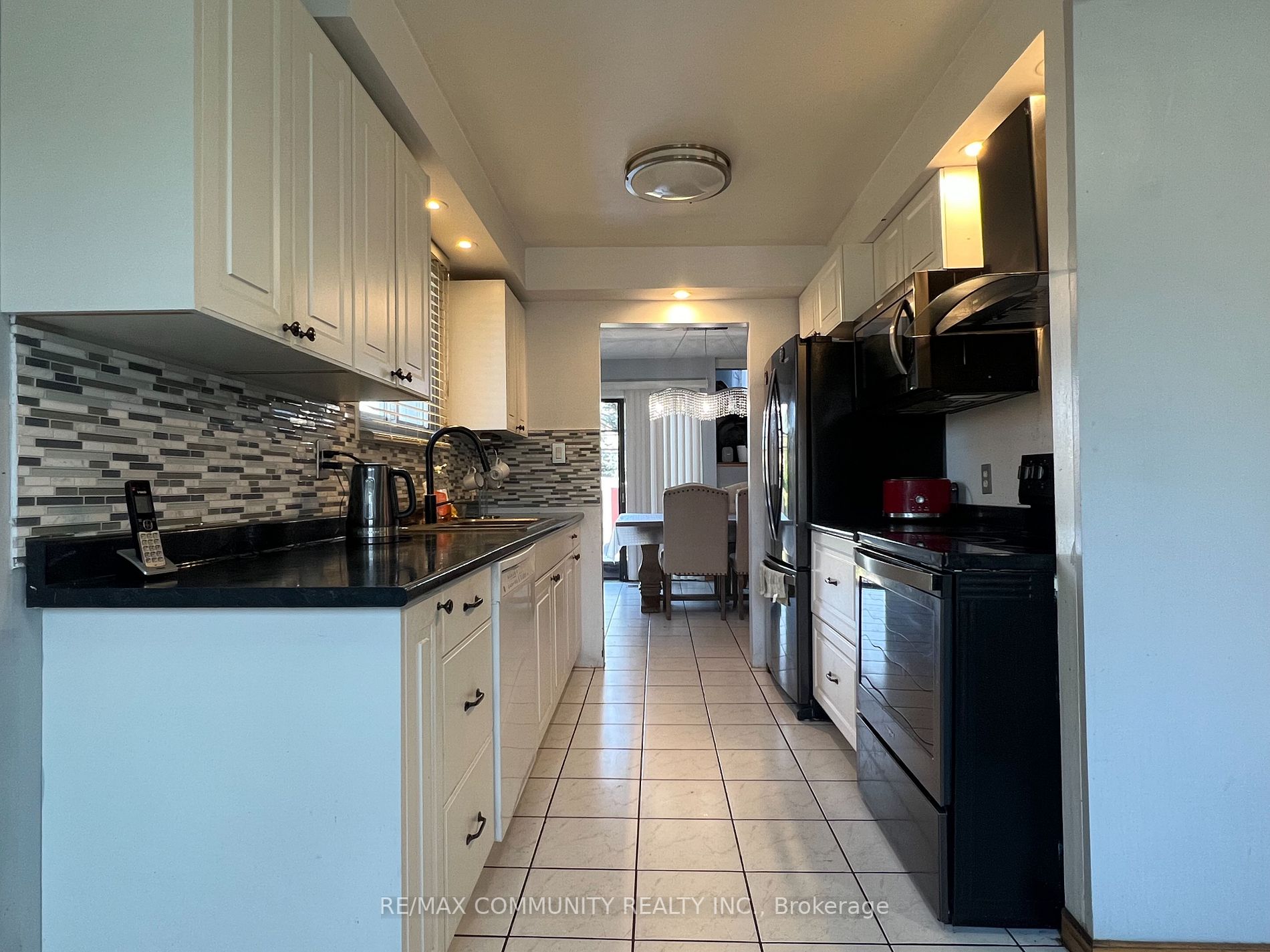 37 Wikander Way