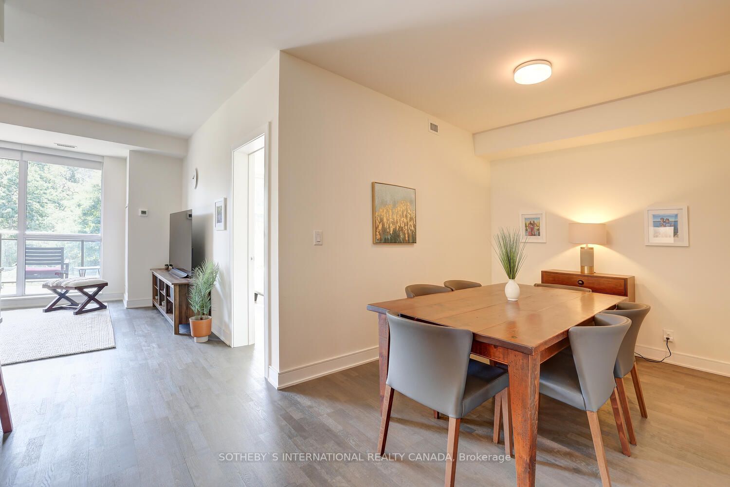 1575 Lakeshore Rd W, #307