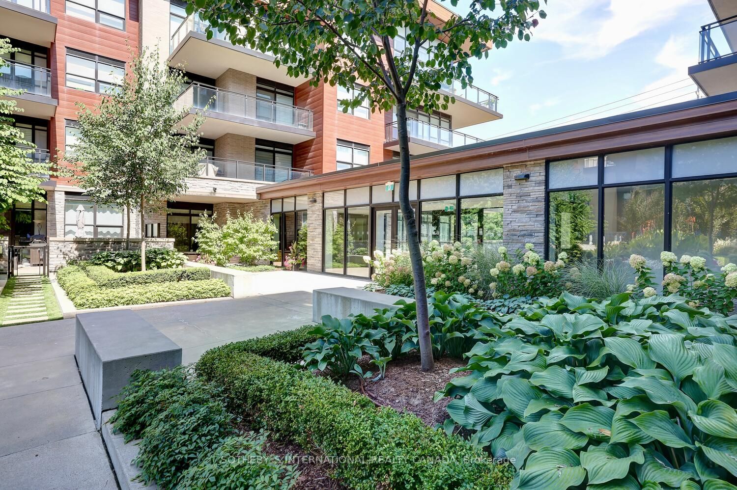 1575 Lakeshore Rd W, #307