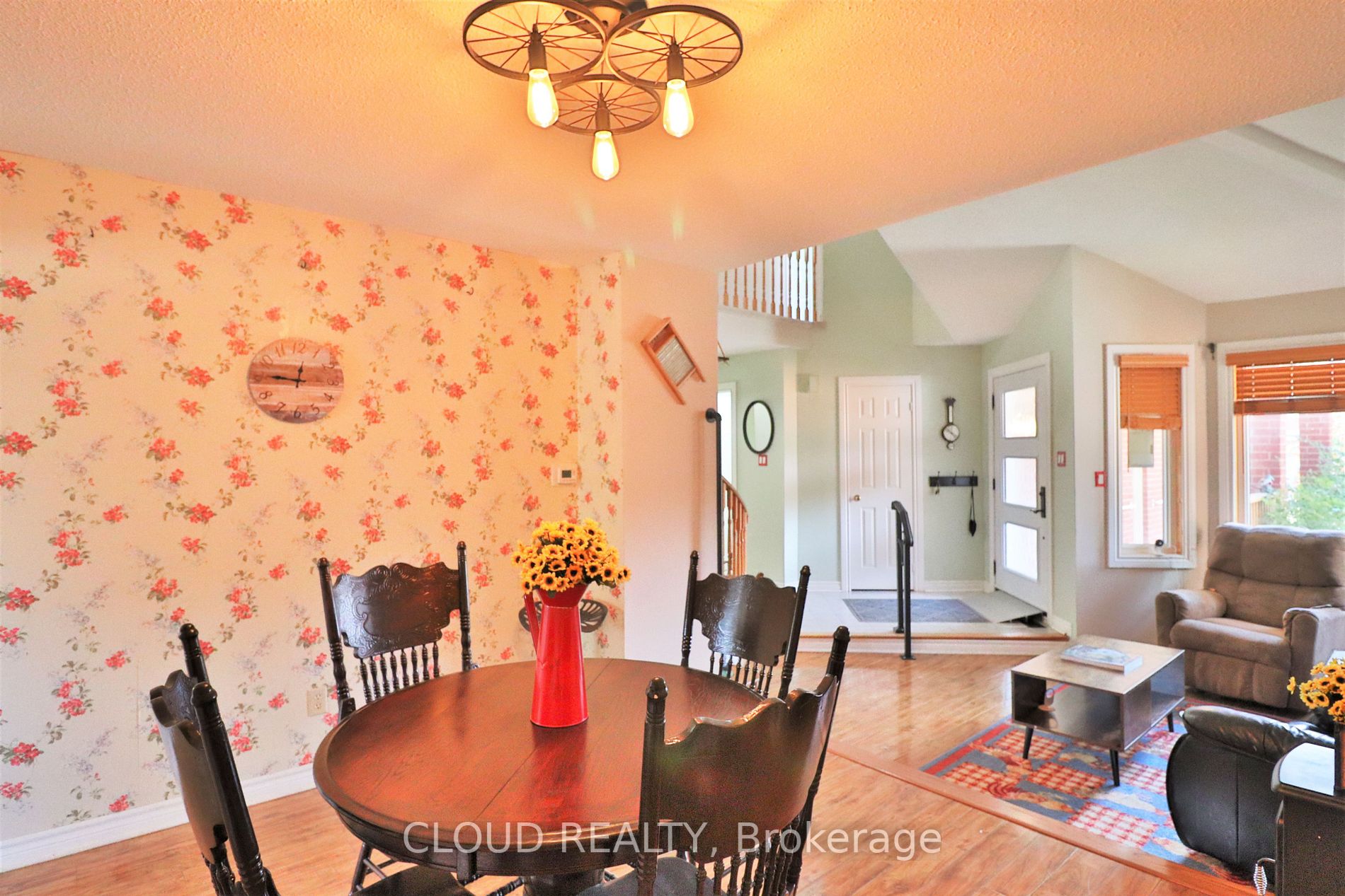 38 Lord Simcoe Dr