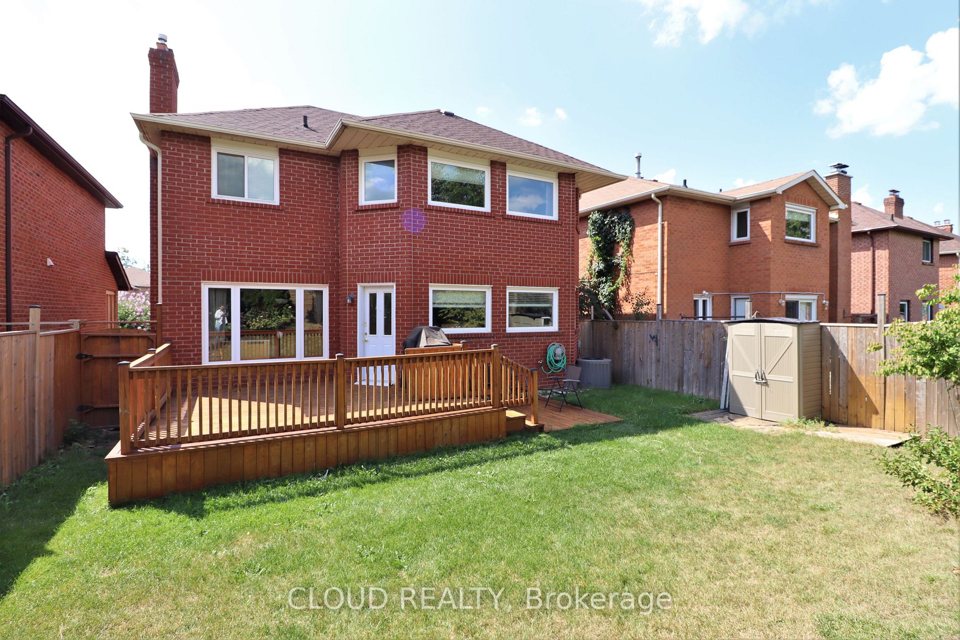 38 Lord Simcoe Dr