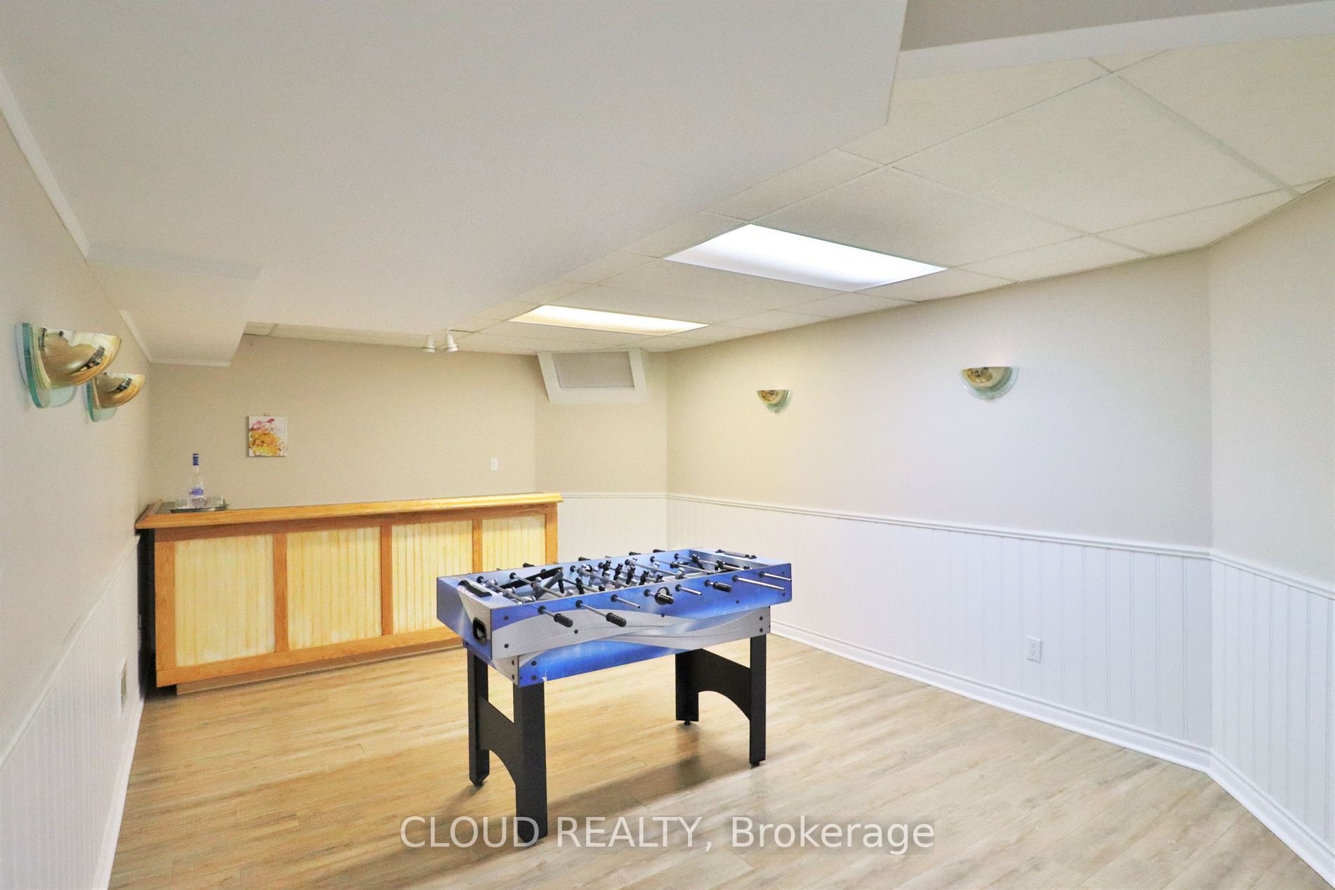 38 Lord Simcoe Dr