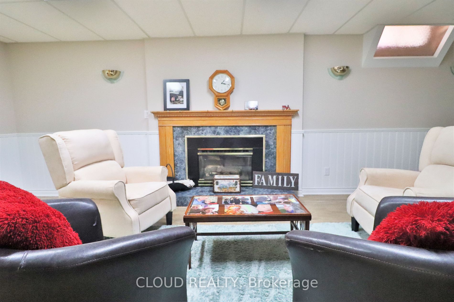 38 Lord Simcoe Dr
