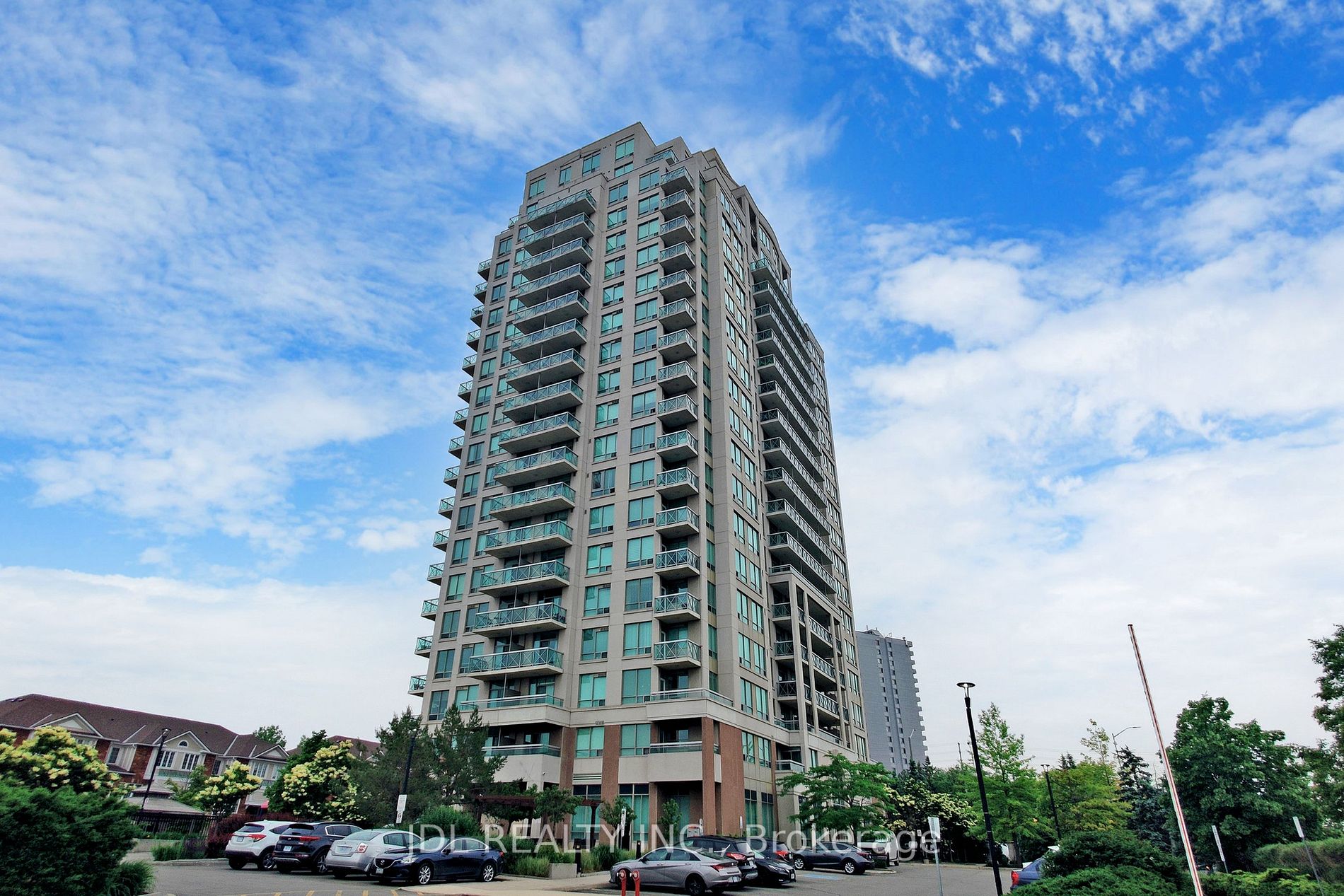 1359 Rathburn Rd E, #1614