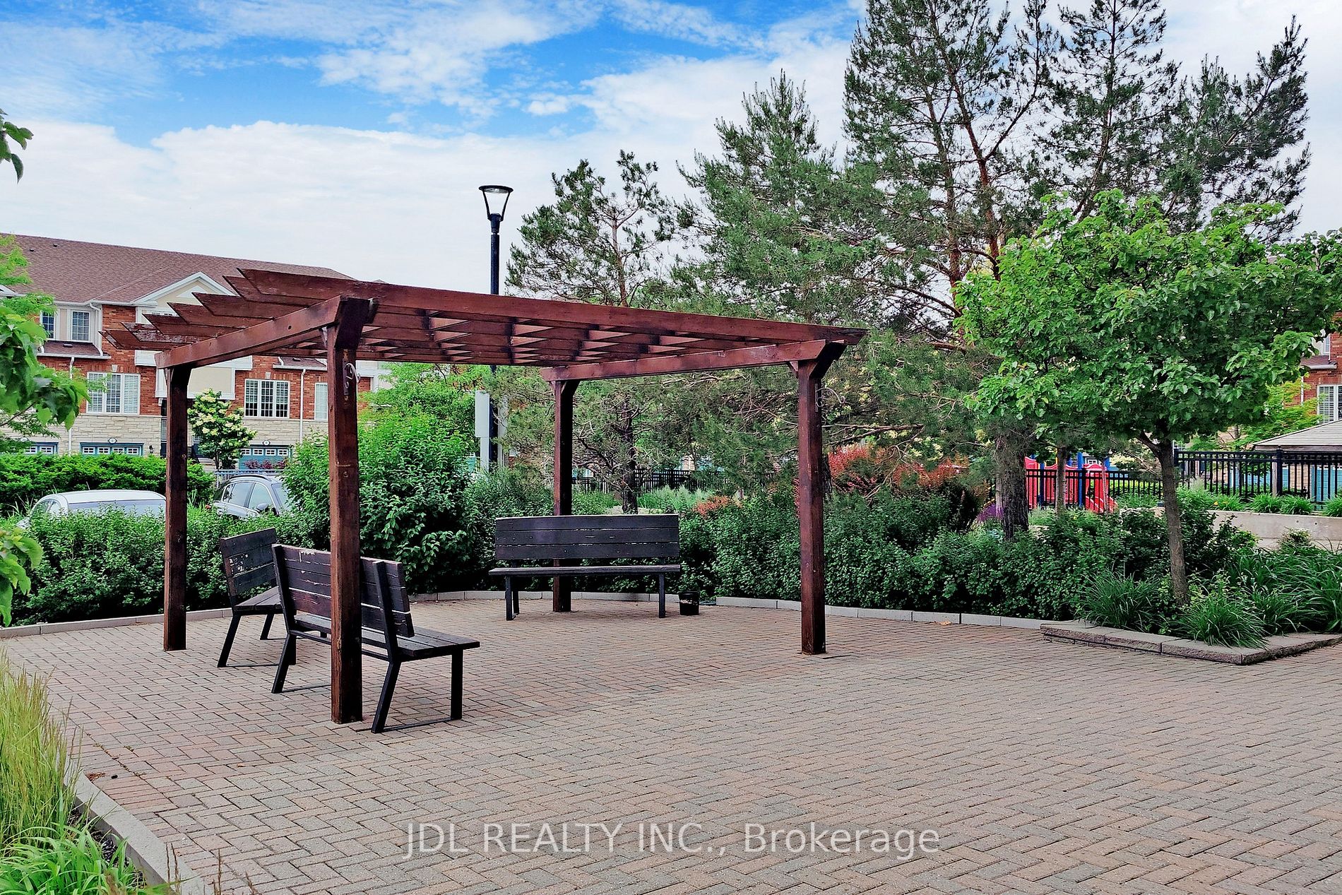 1359 Rathburn Rd E, #1614