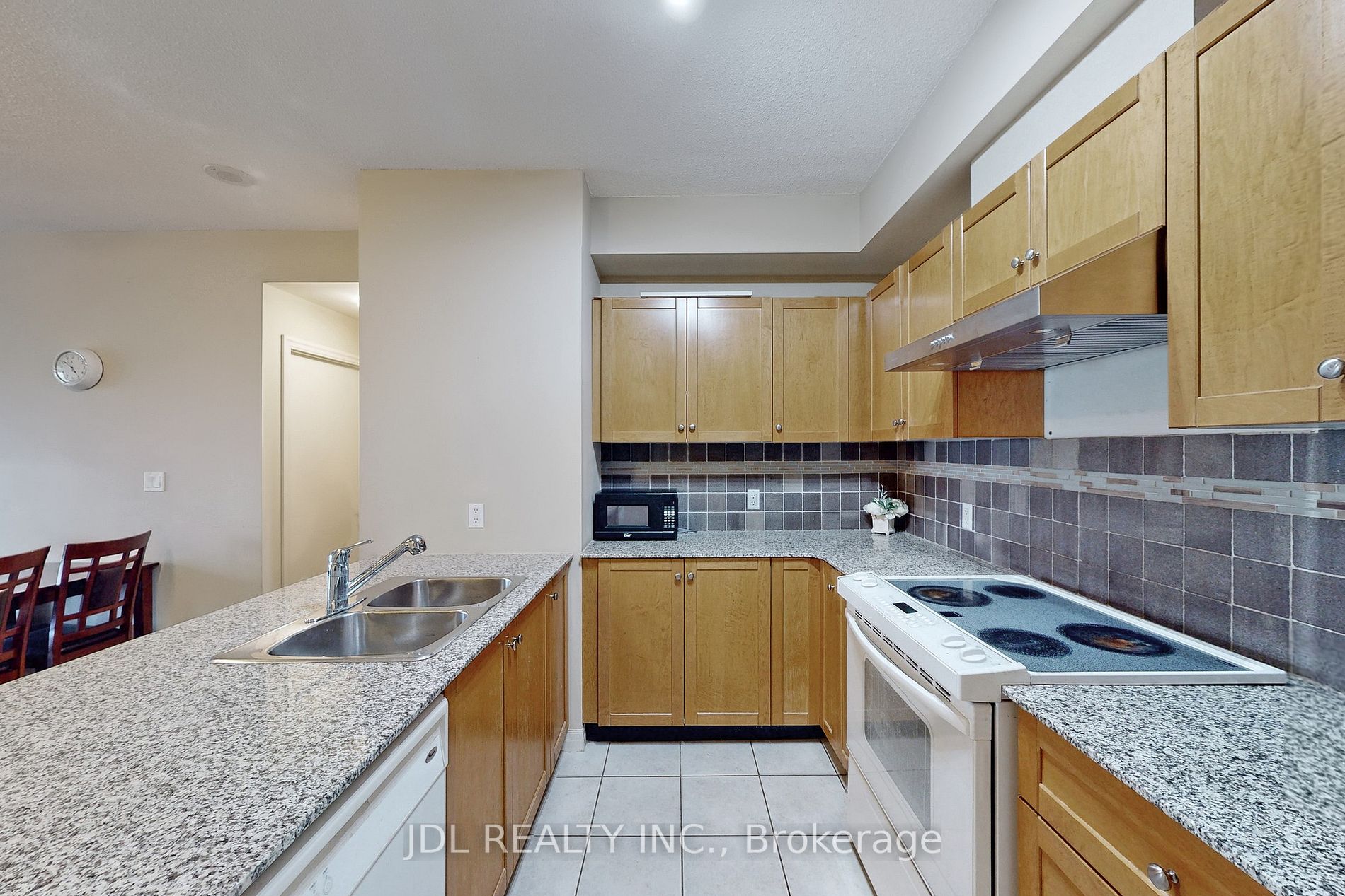 1359 Rathburn Rd E, #1614