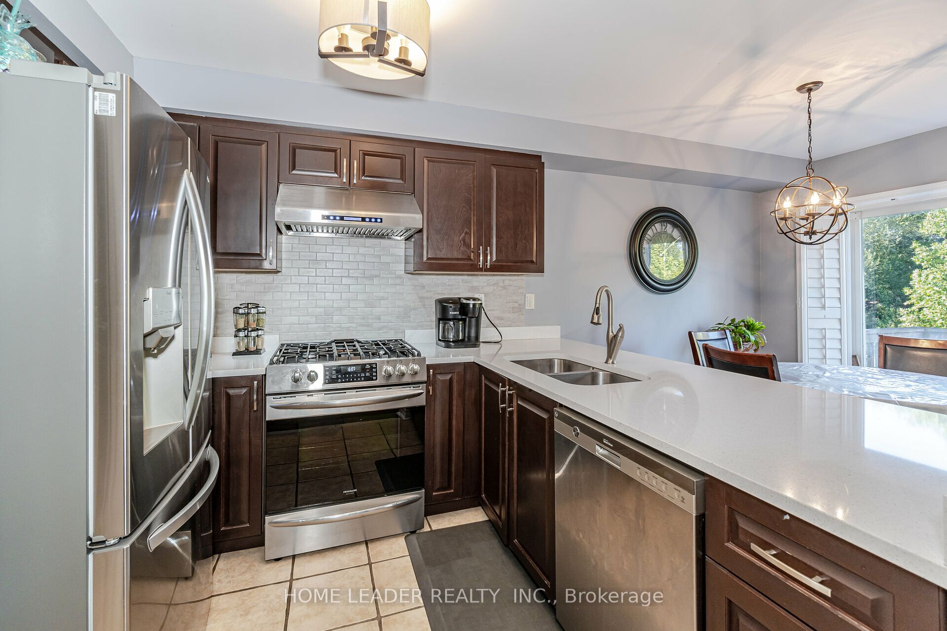84 Tianalee Cres
