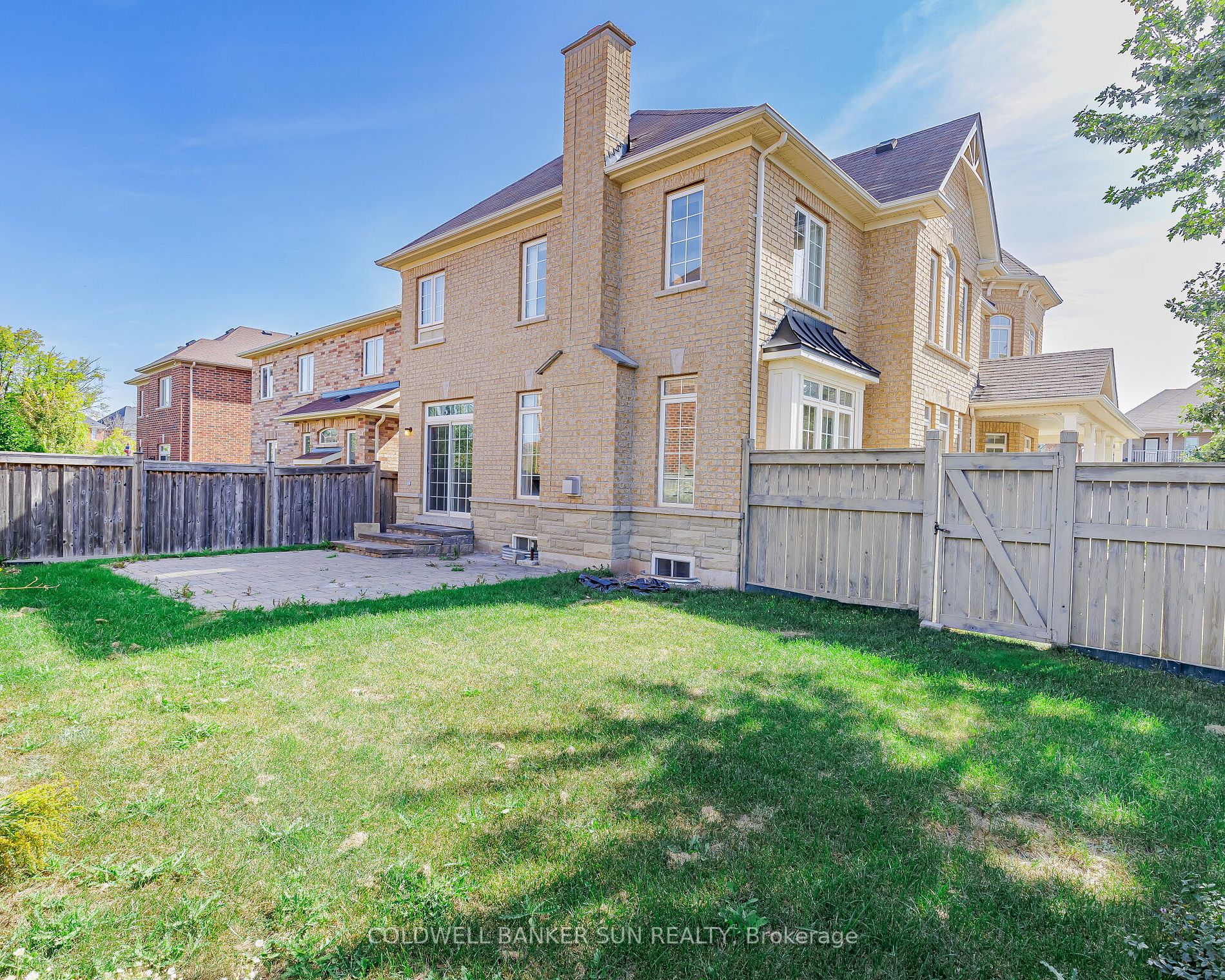 49 Maybeck Dr N