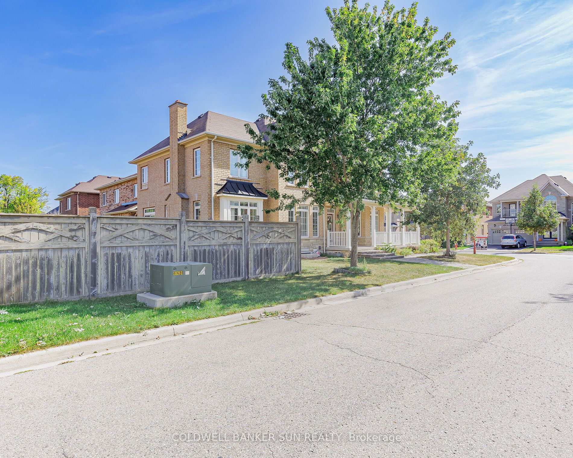 49 Maybeck Dr N
