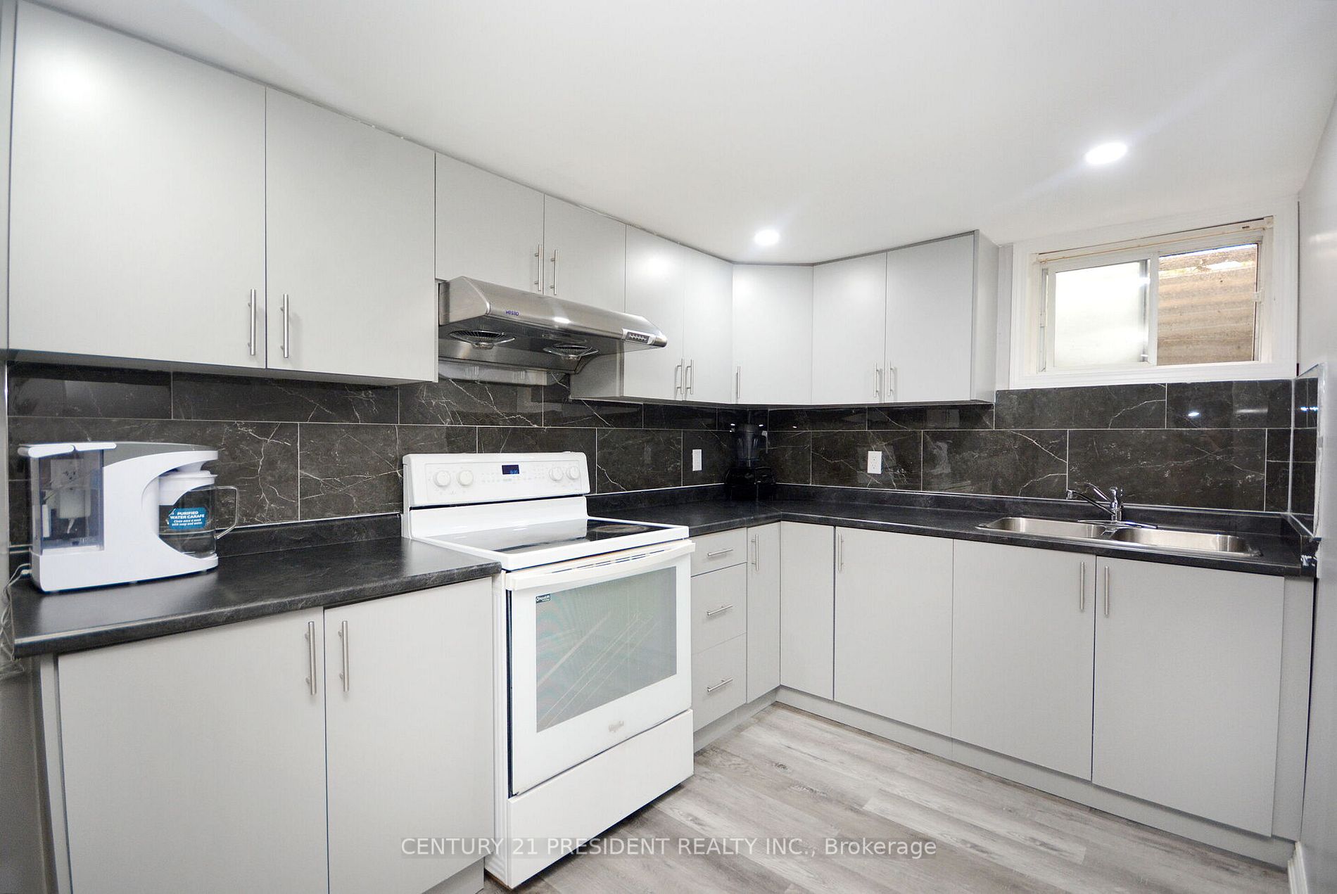 48 Evesham Cres