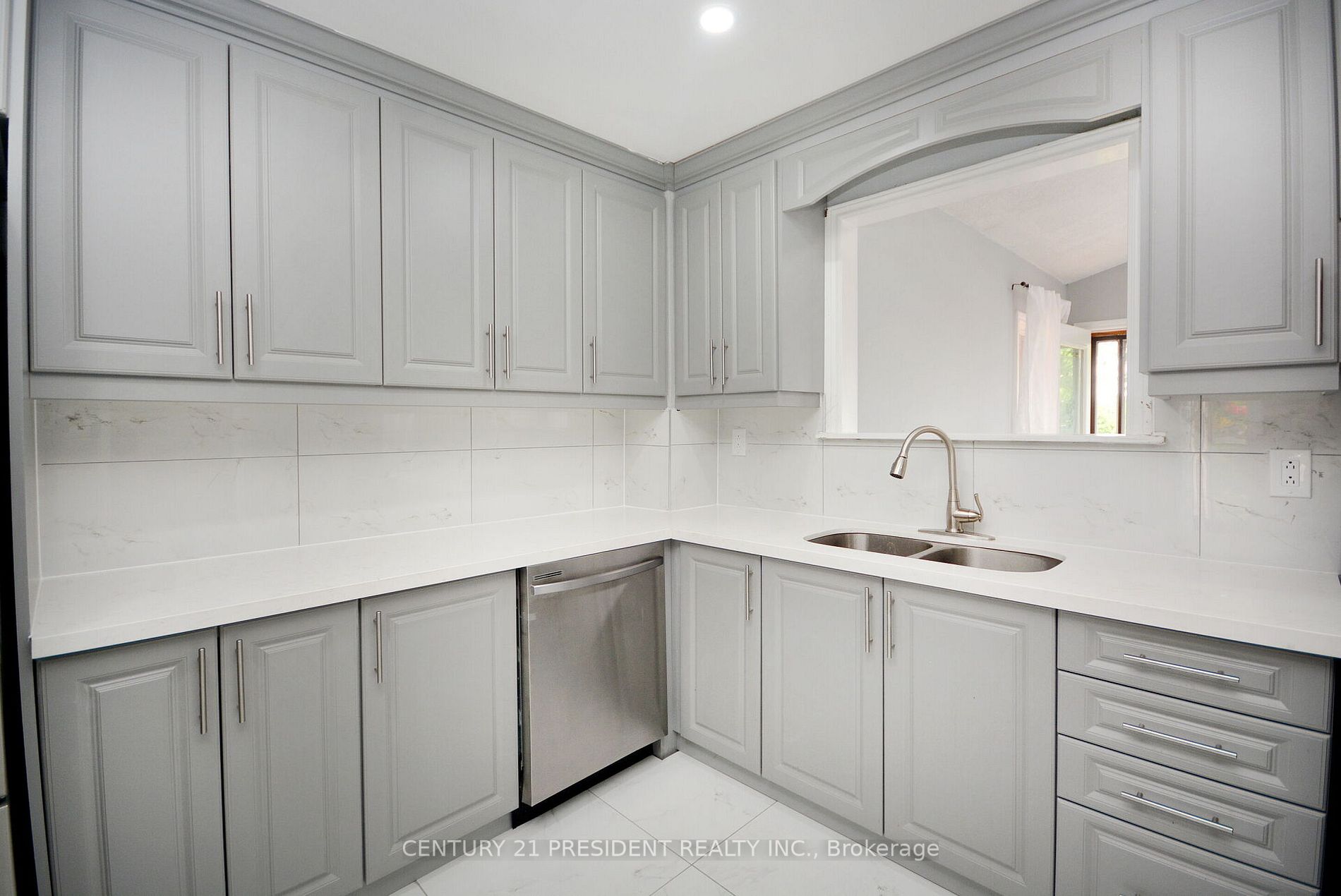 48 Evesham Cres