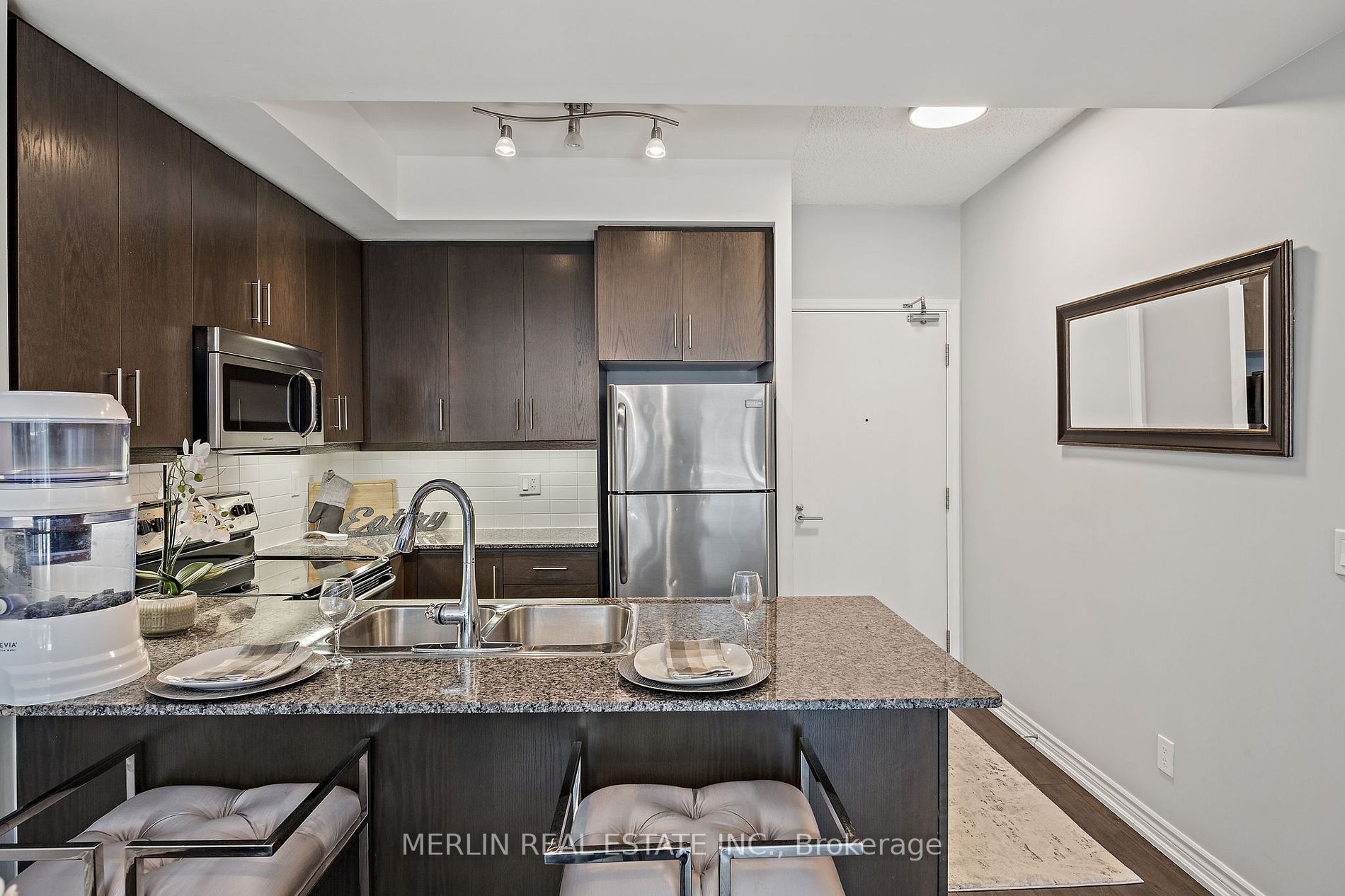 15 James Finlay Way, #1015