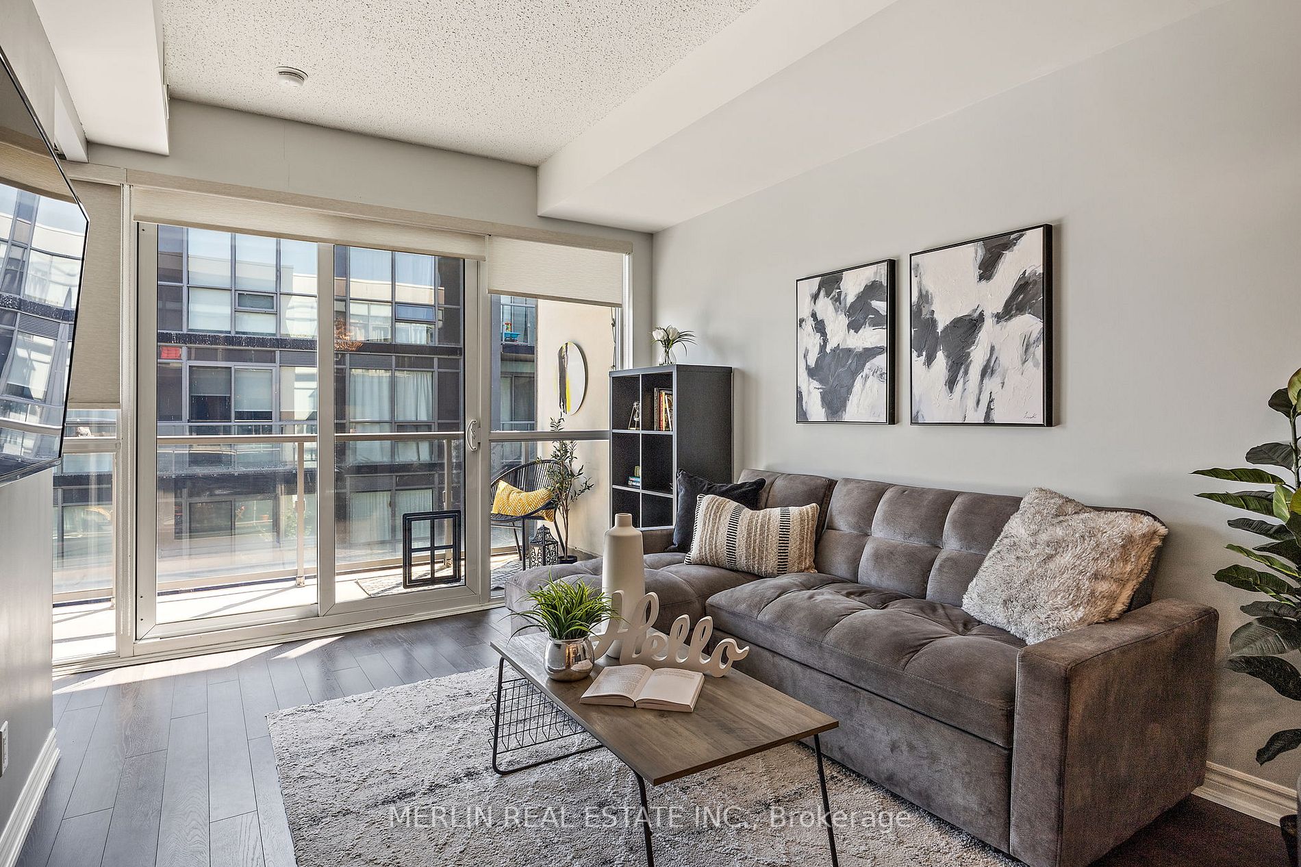 15 James Finlay Way, #1015