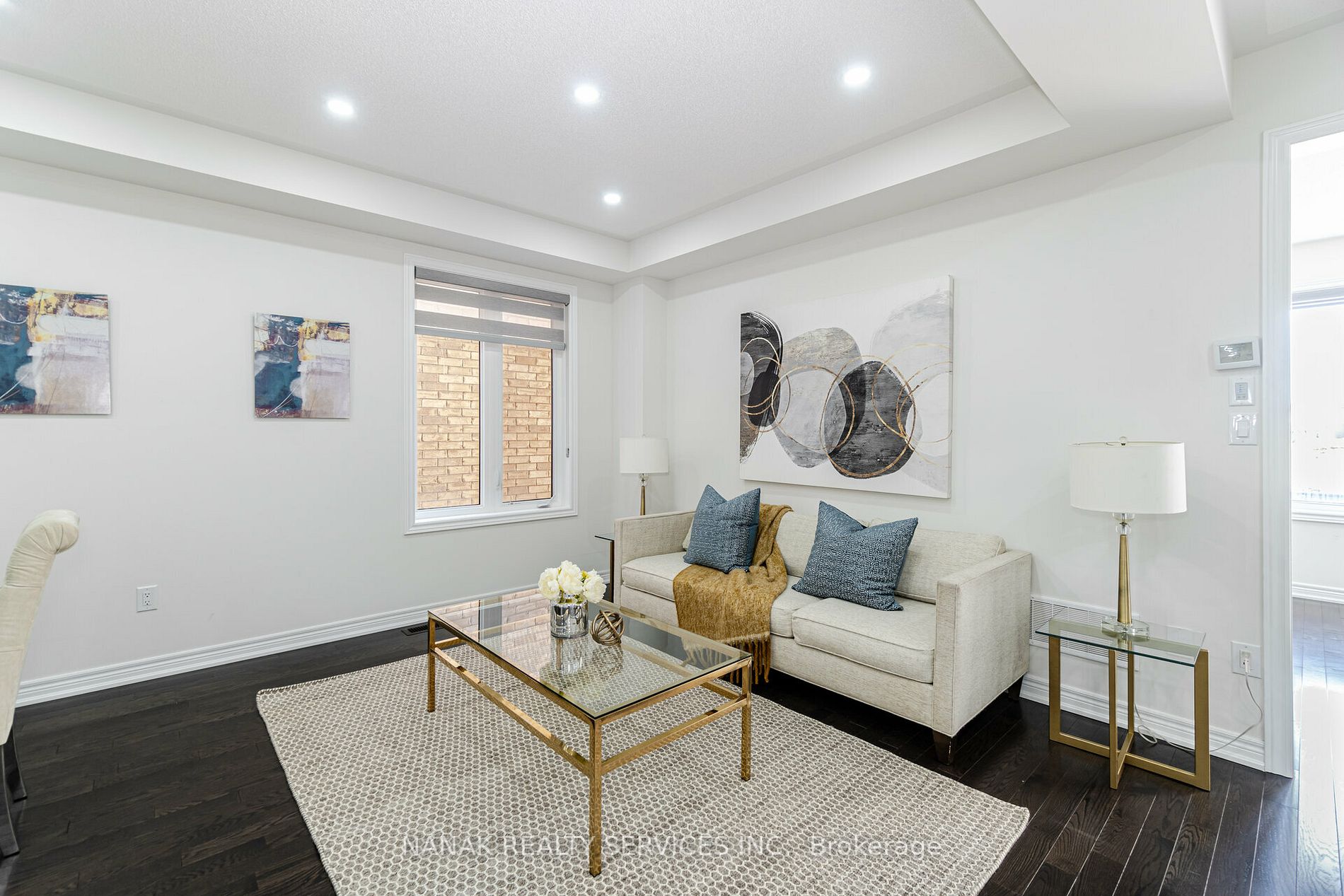 552 Brisdale Dr