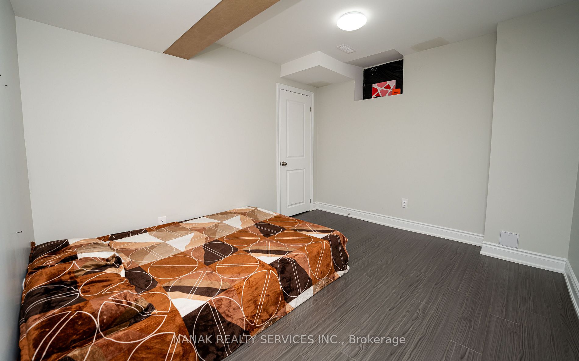 552 Brisdale Dr