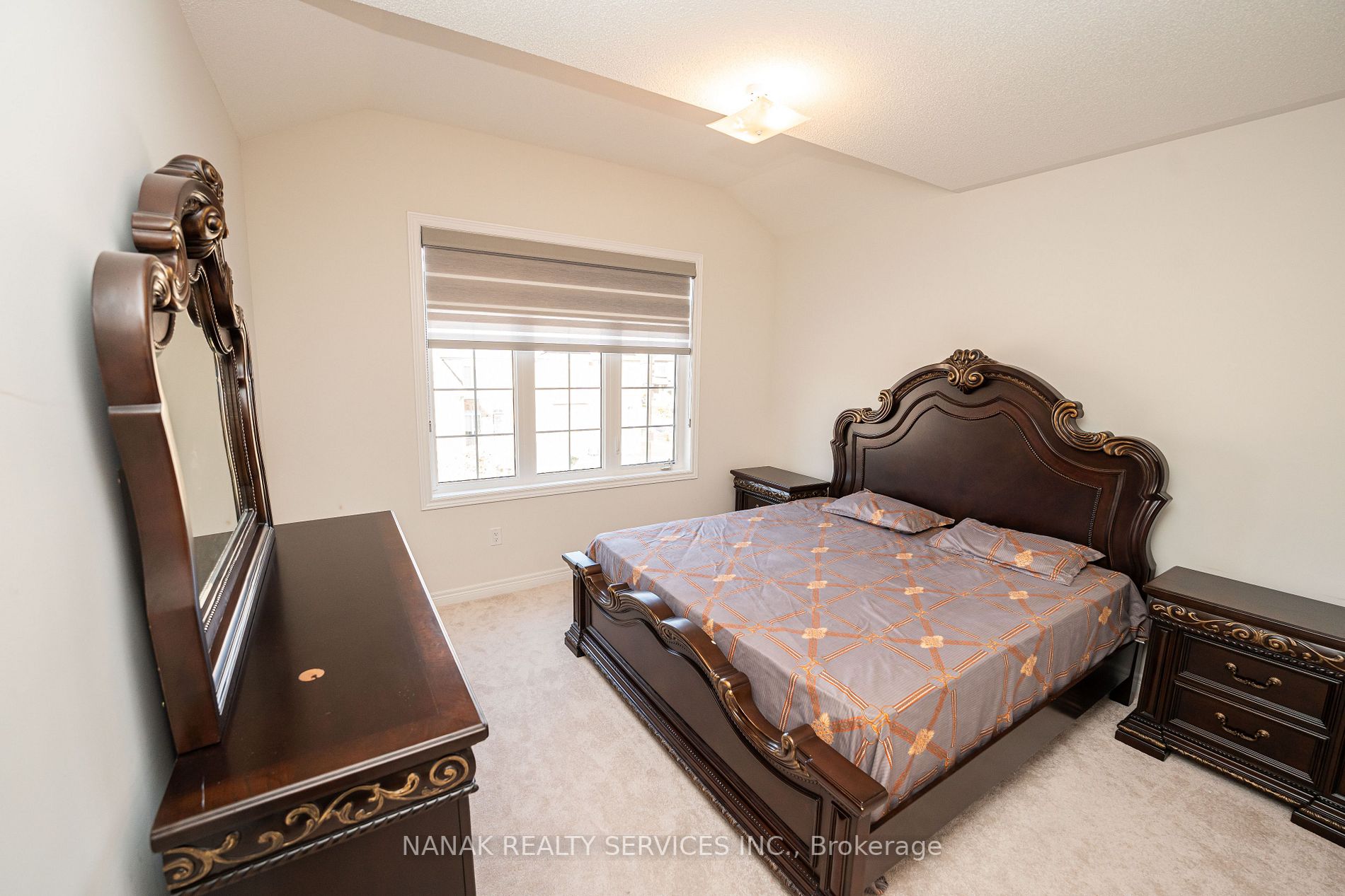 552 Brisdale Dr