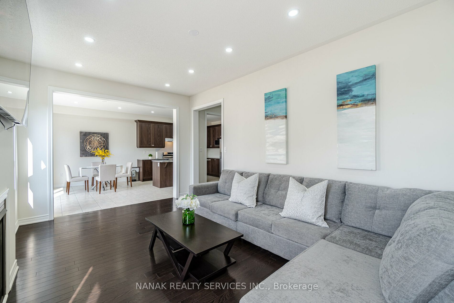 552 Brisdale Dr