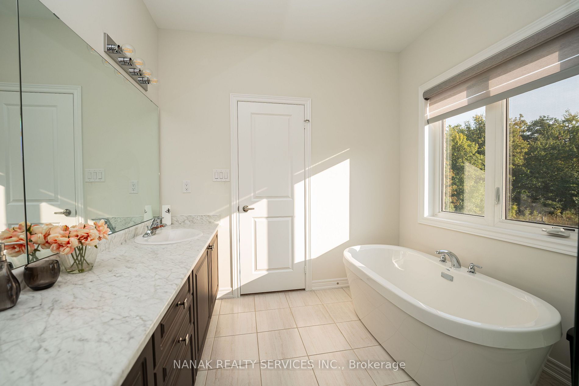 552 Brisdale Dr