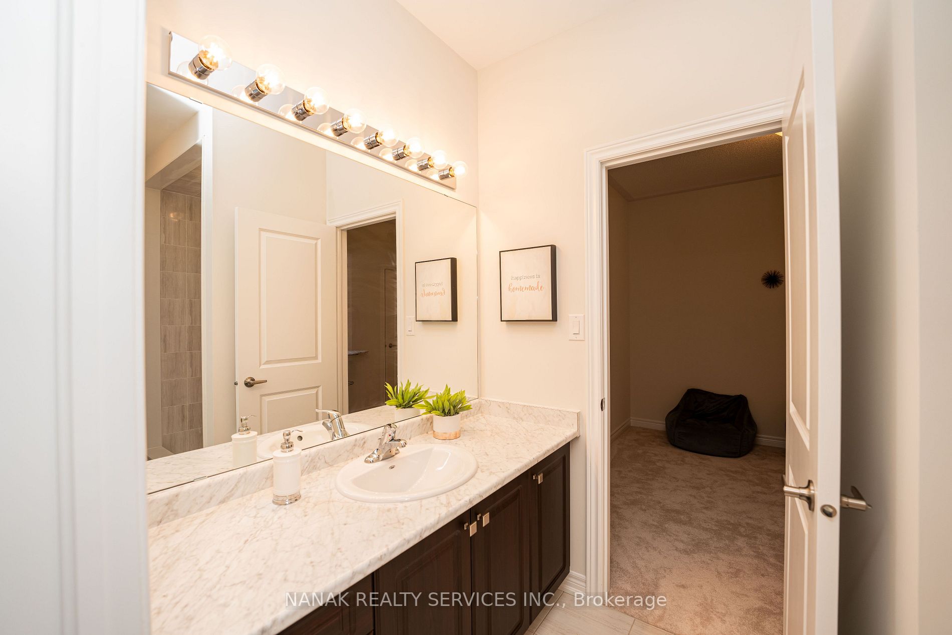 552 Brisdale Dr