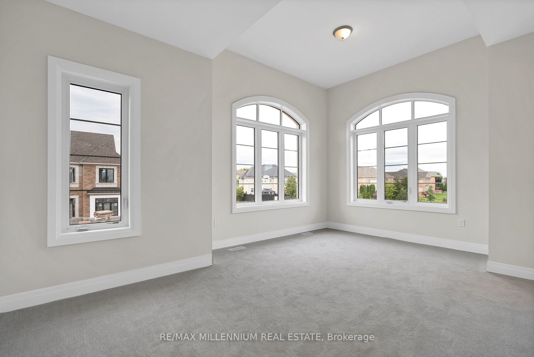 2 Catherwood Crt