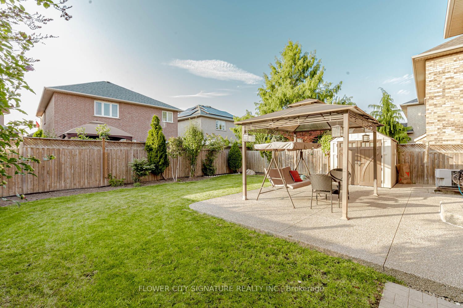 1105 Field Dr
