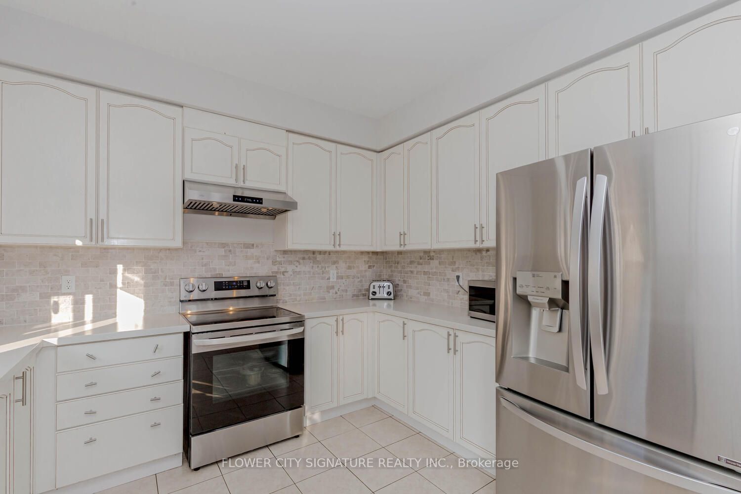 1105 Field Dr